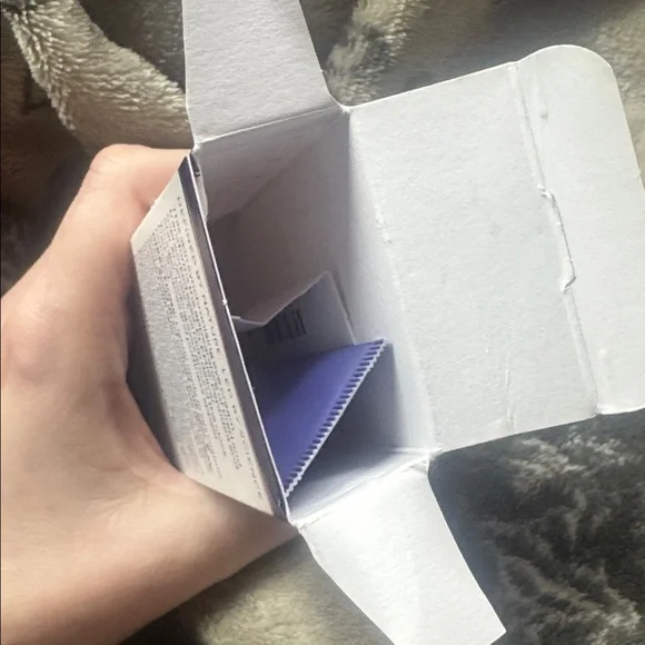 ELEMIS Peptide4 Eye Cream - White and Blue Packaging - Picture 5 of 7